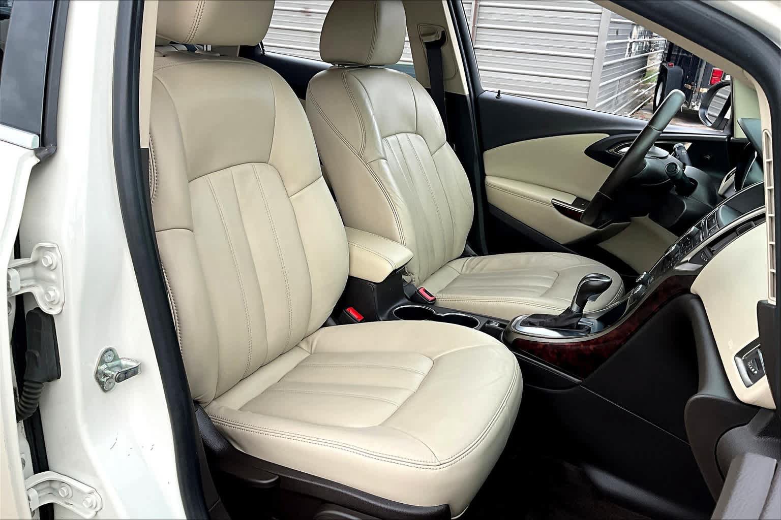 Used 2015 Buick Verano Leather w/ Experience Buick Package FWD image 9