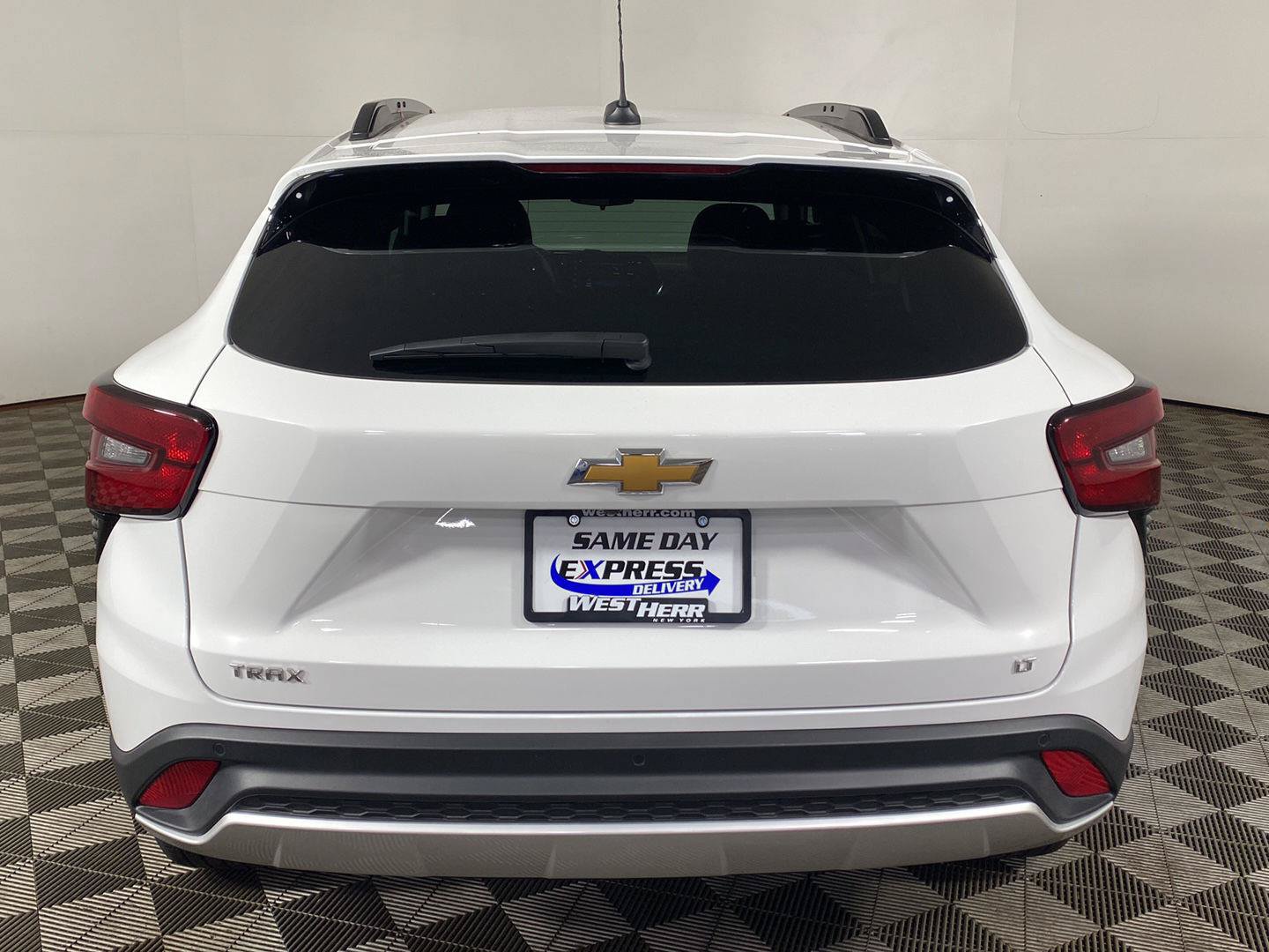 Used 2025 Chevrolet Trax LT w/ Driver Confidence Package FWD image 6