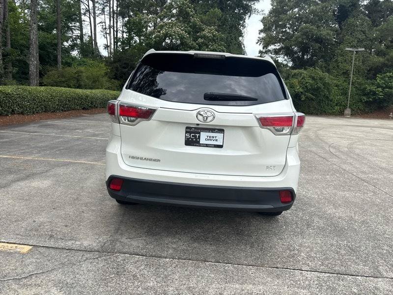 Used 2016 Toyota Highlander LE FWD image 5