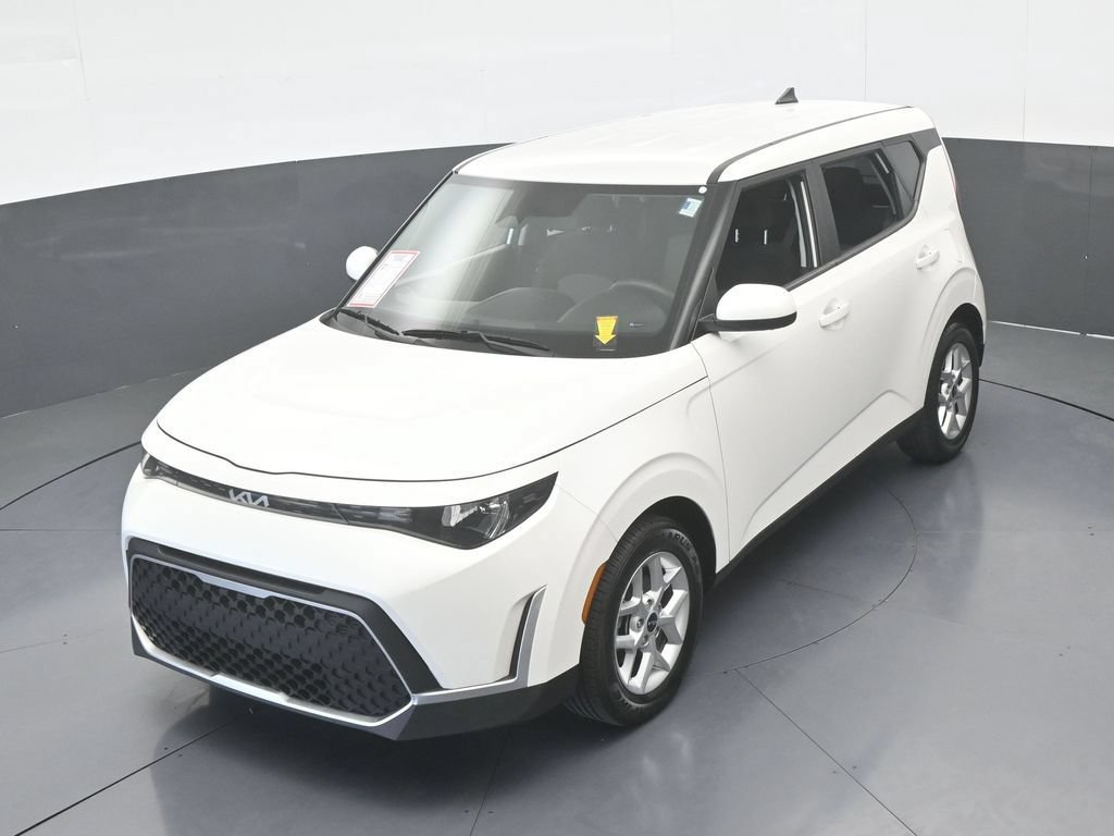 Used 2024 Kia Soul LX w/ Option Group 015 FWD image 42