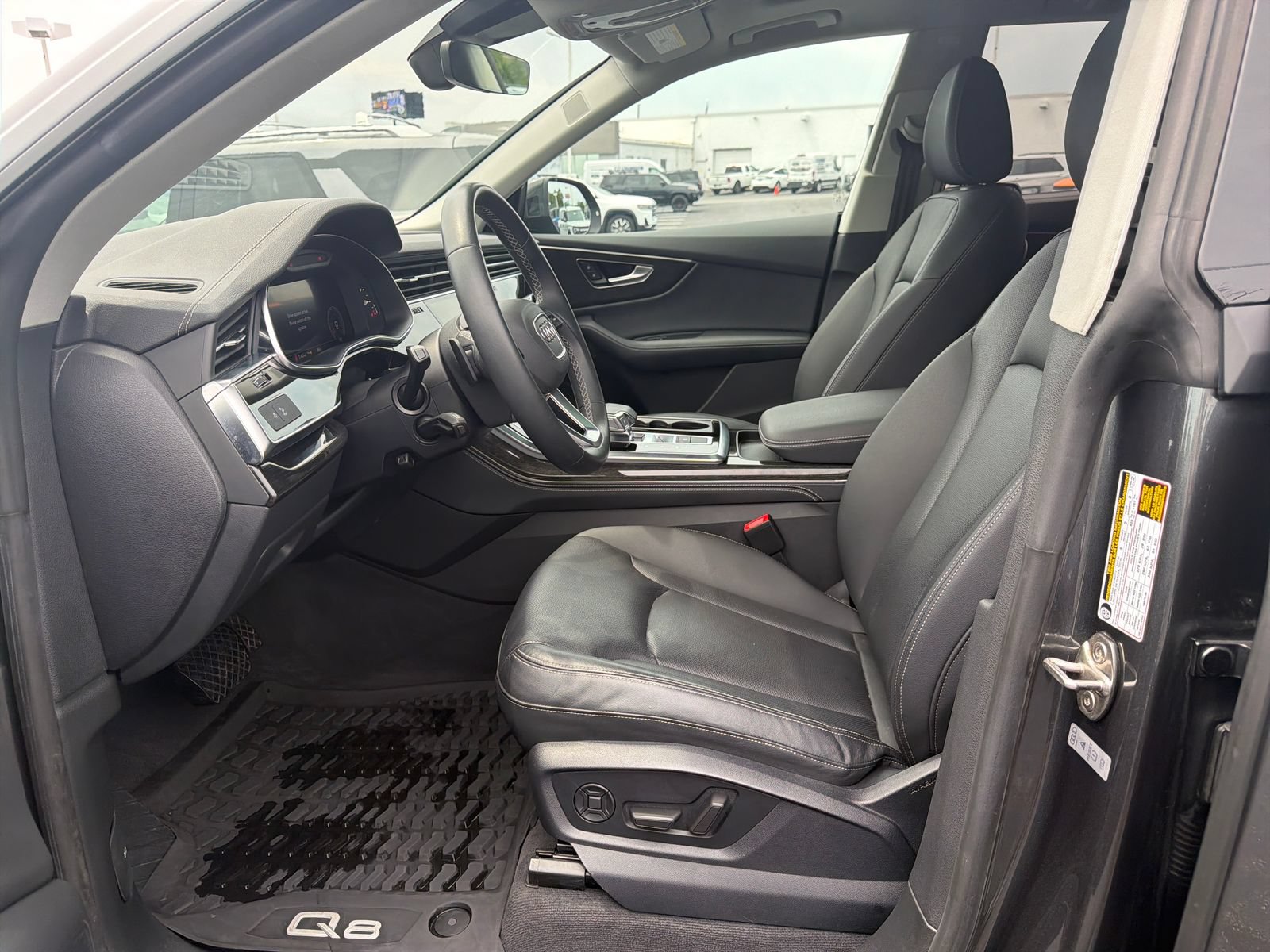 Used 2023 Audi Q8 Premium Plus w/ Premium Plus Package AWD/4WD image 11