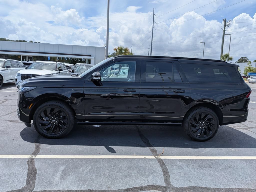New 2026 Lincoln Navigator L Reserve w/ Jet Appearance Package AWD/4WD image 7