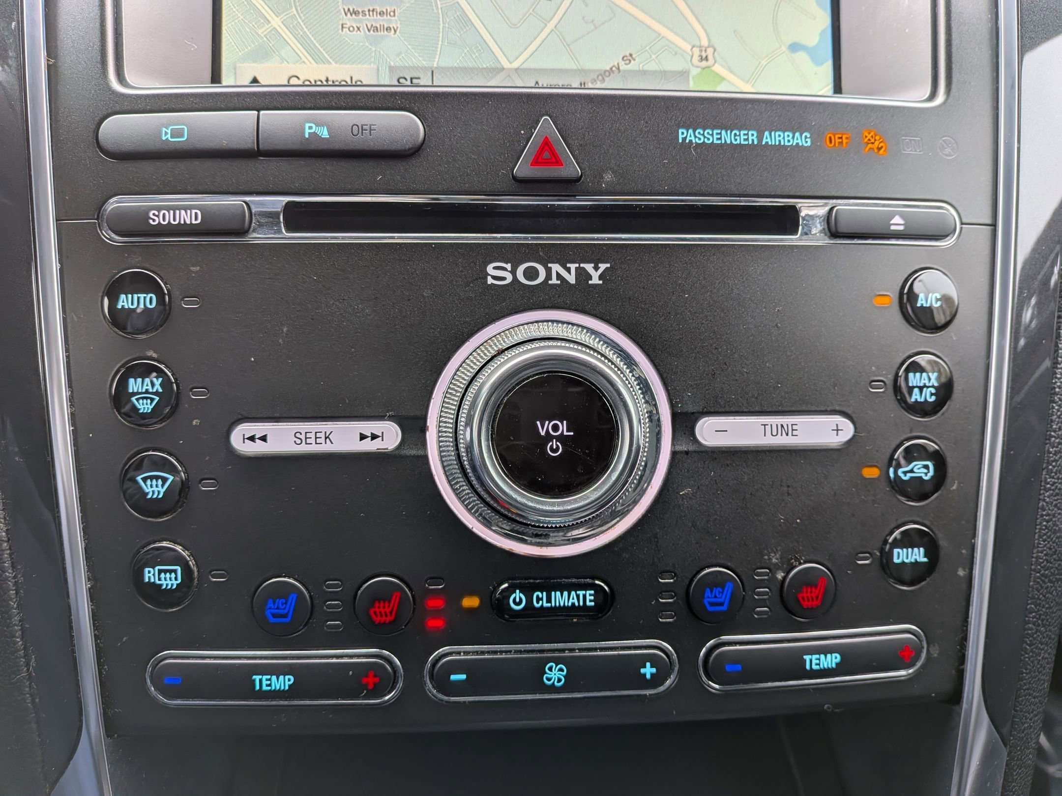 Used 2018 Ford Explorer Limited image 22