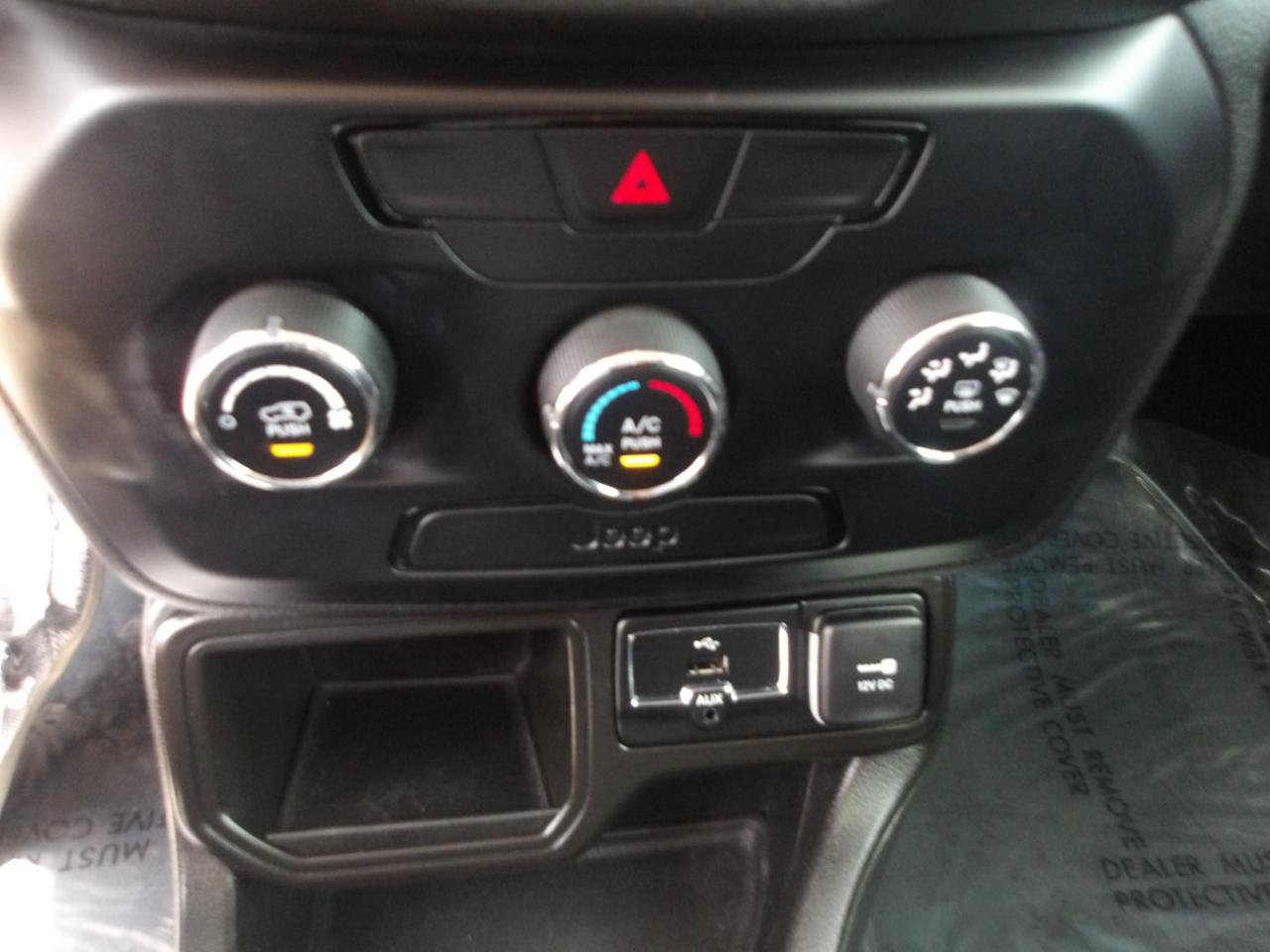 Used 2020 Jeep Renegade Sport w/ Sport Appearance Group FWD image 24