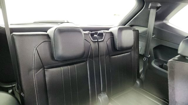 Used 2023 Volkswagen Tiguan SE R-Line image 28