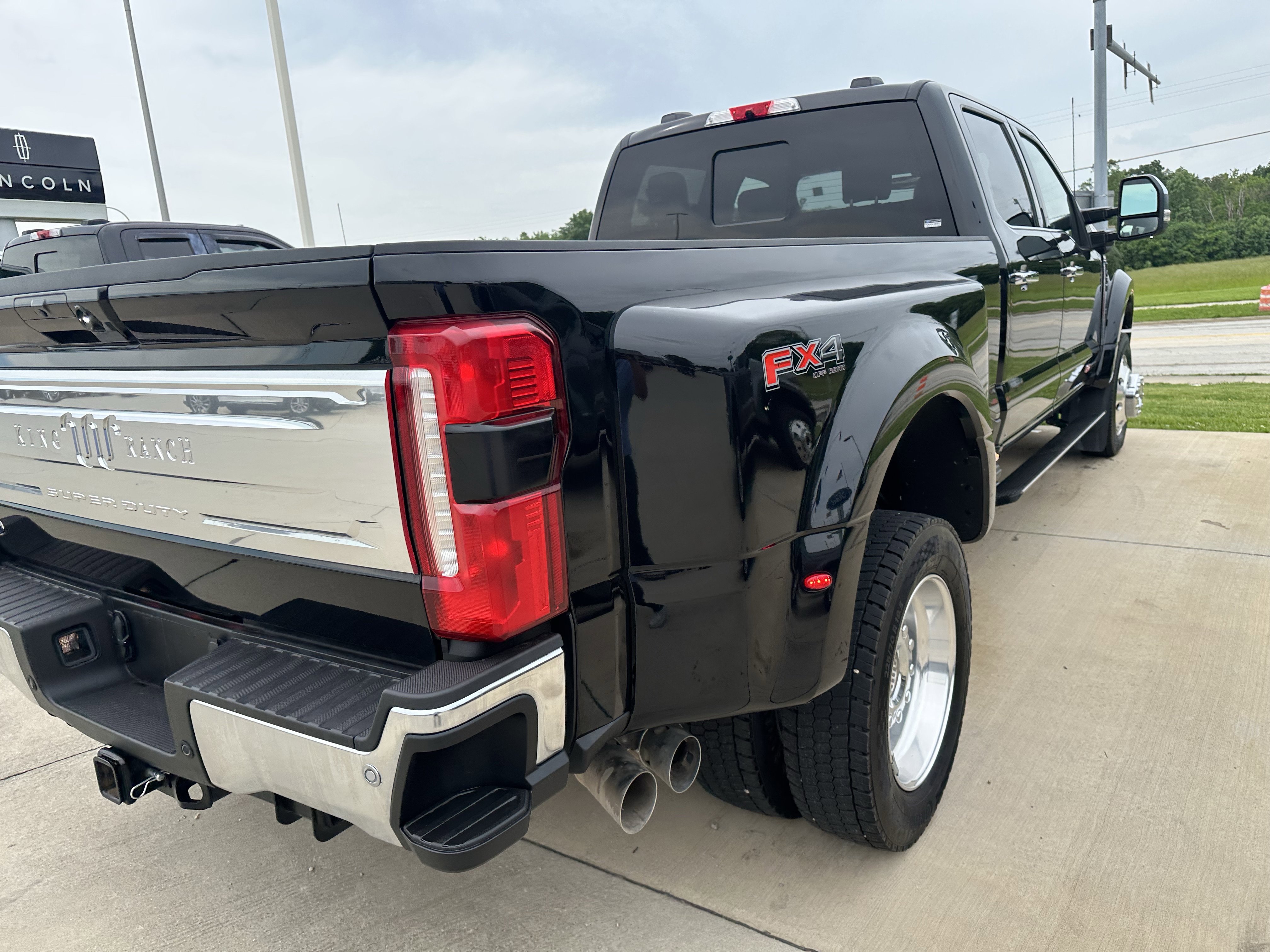 Used 2025 Ford F450 King Ranch w/ Chrome Package AWD/4WD image 10