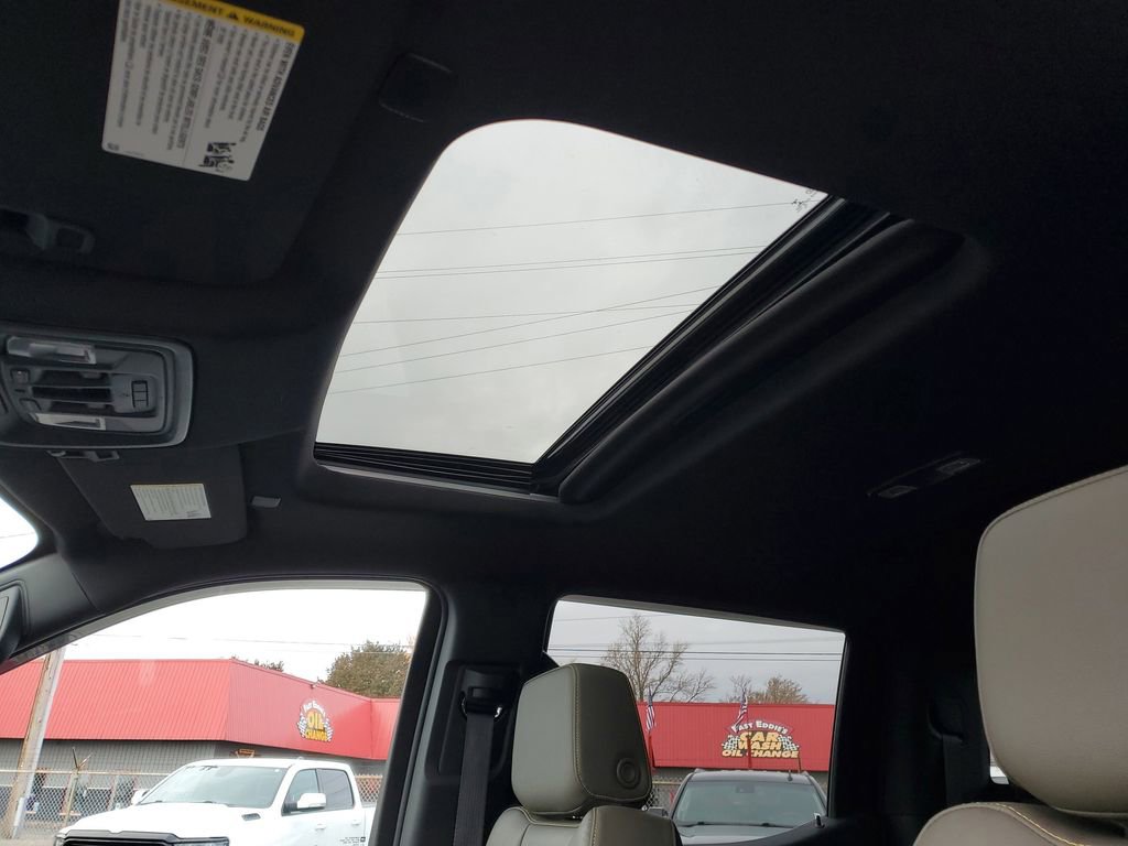 Used 2022 Chevrolet Silverado 1500 ZR2 image 6