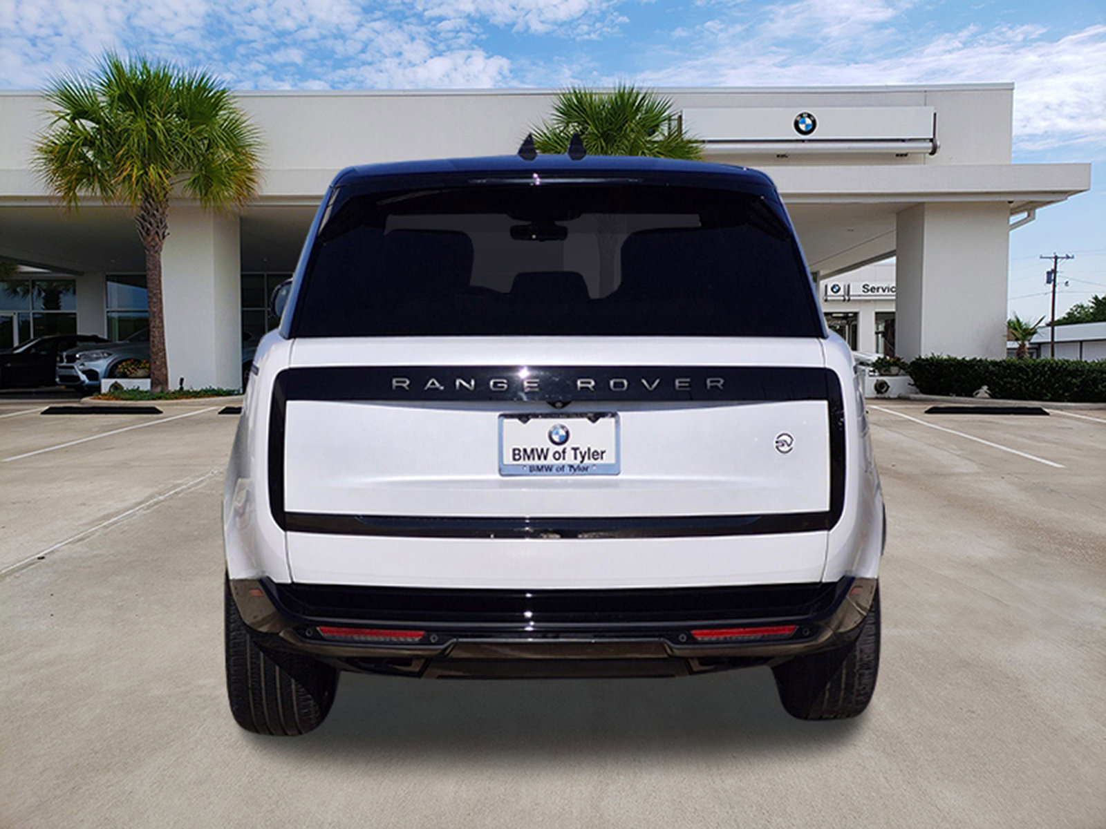 Used 2023 Land Rover Range Rover SV image 5