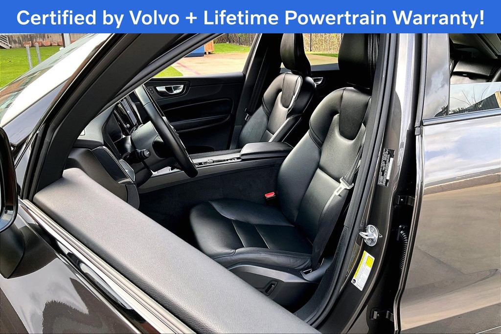 Used 2025 Volvo XC60 B5 Core image 32
