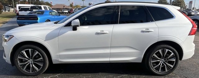 Used 2022 Volvo XC60 B5 Momentum w/ Climate Package image 5