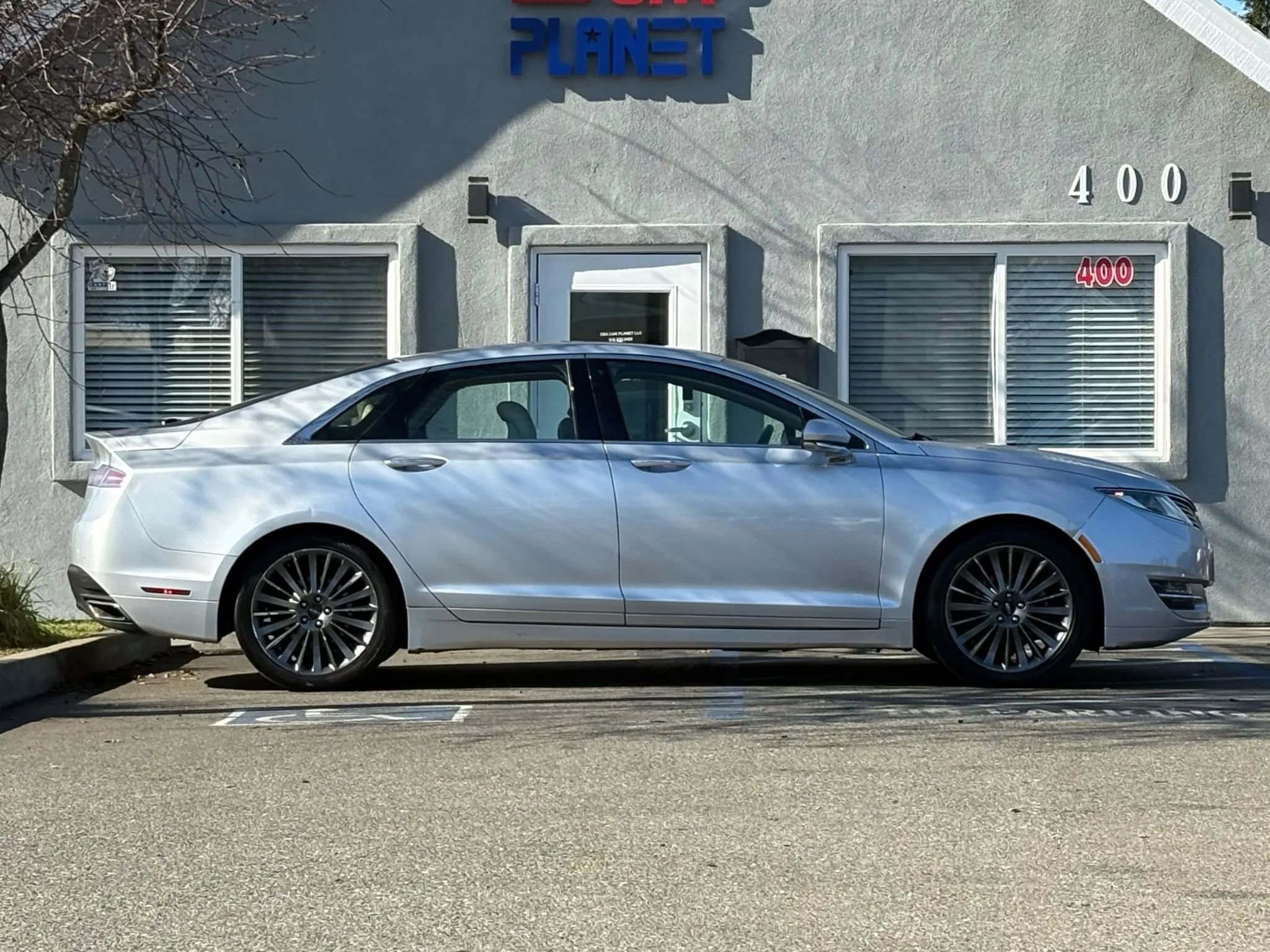 Used 2014 Lincoln MKZ Hybrid FWD image 4