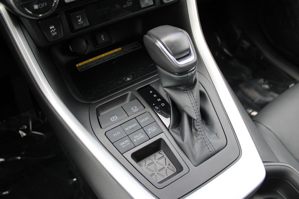 Used 2021 Toyota RAV4 XLE Premium AWD/4WD image 20