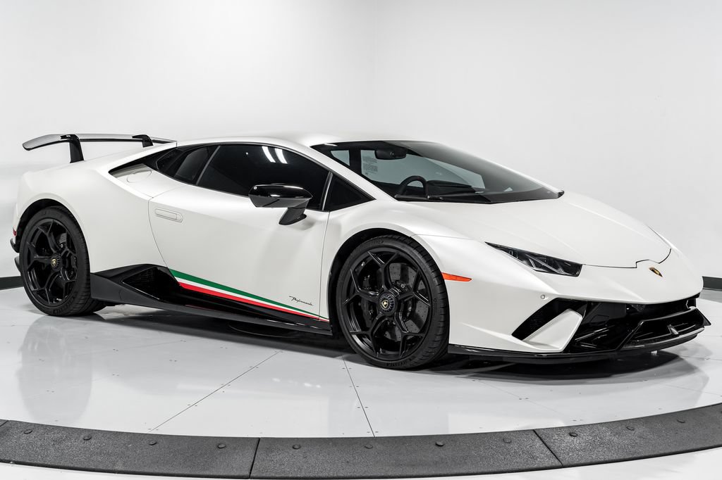 Used 2018 Lamborghini Huracan Performante AWD/4WD image 38