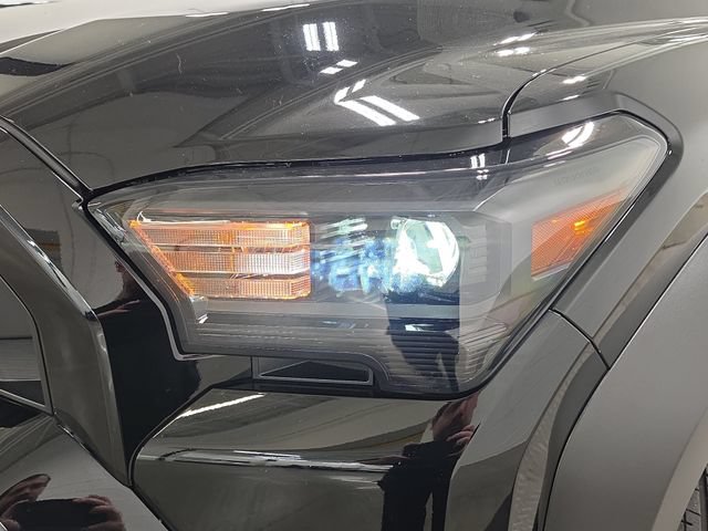 Certified 2026 Toyota 4Runner SR5 AWD/4WD image 25
