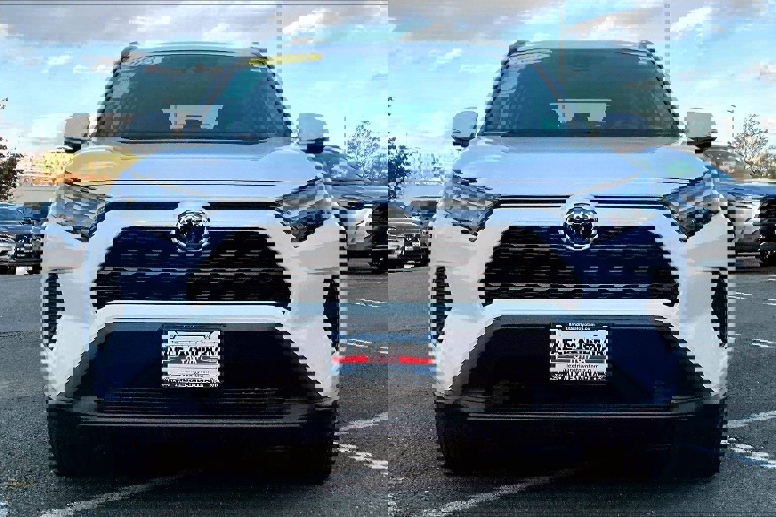 Used 2025 Toyota RAV4 XLE image 3