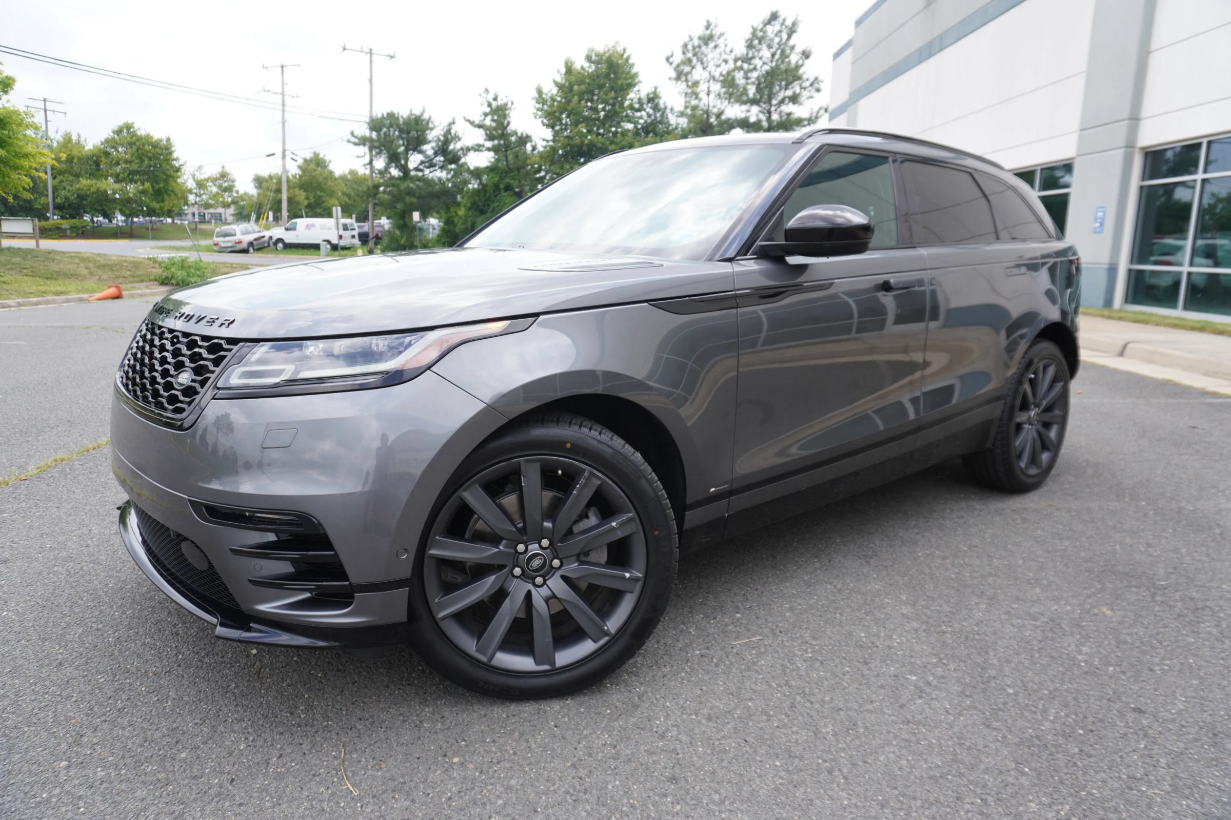 Used 2018 Land Rover Range Rover Velar R-Dynamic HSE AWD/4WD image 3
