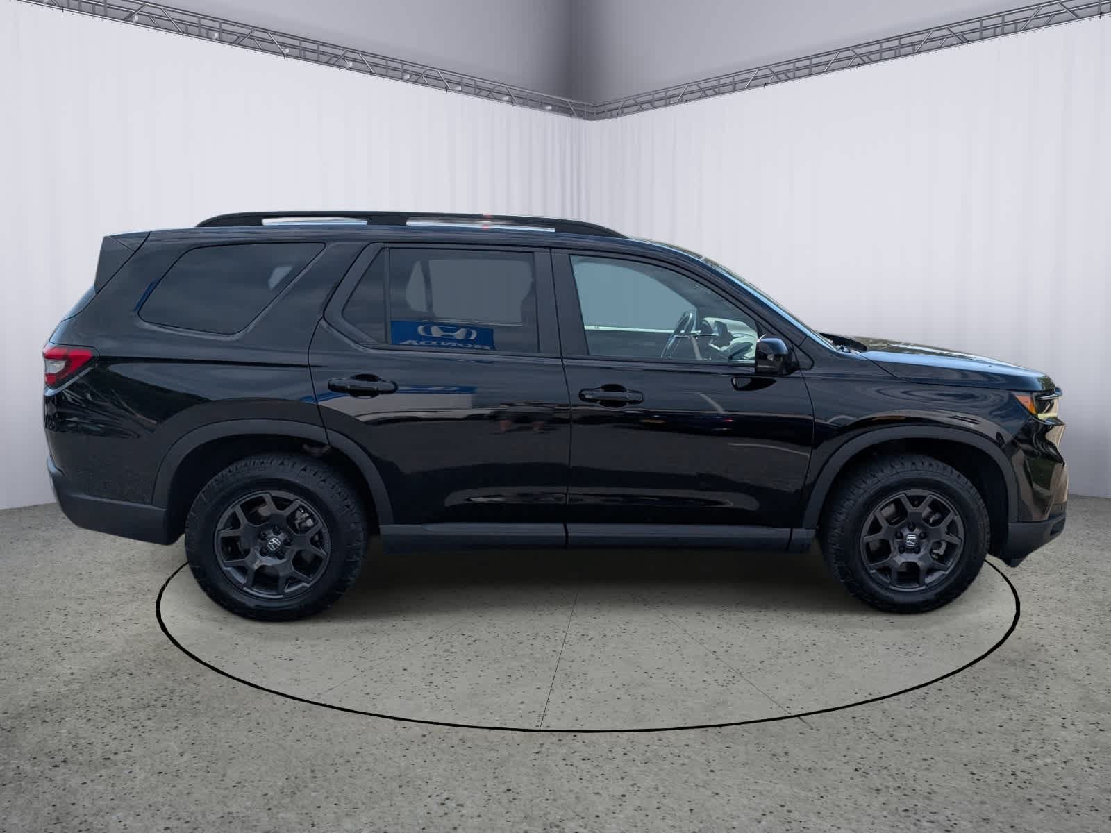 Certified 2025 Honda Pilot TrailSport image 2