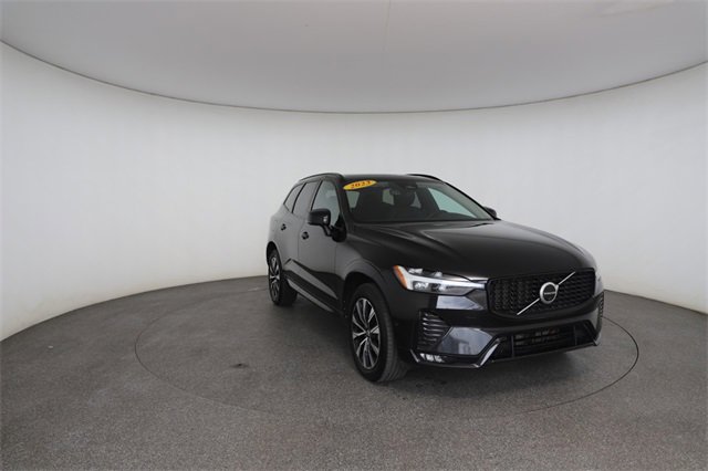 Used 2023 Volvo XC60 B5 Plus image 29