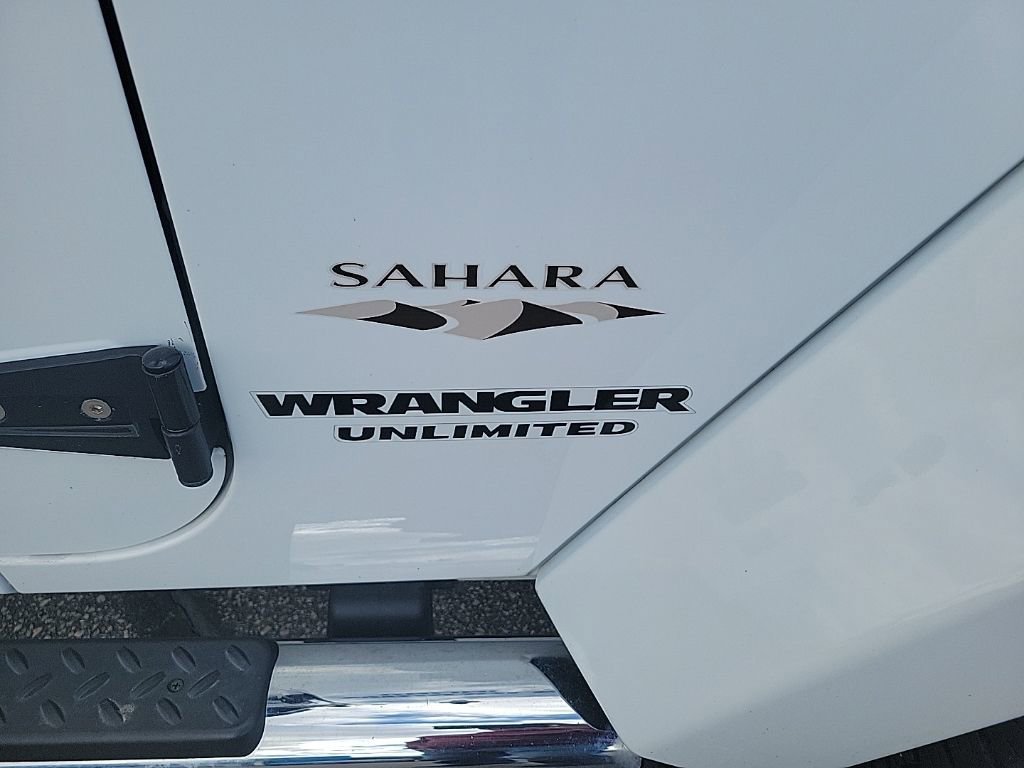 Used 2016 Jeep Wrangler Unlimited Sahara w/ Mopar Chrome Edition Group AWD/4WD image 5