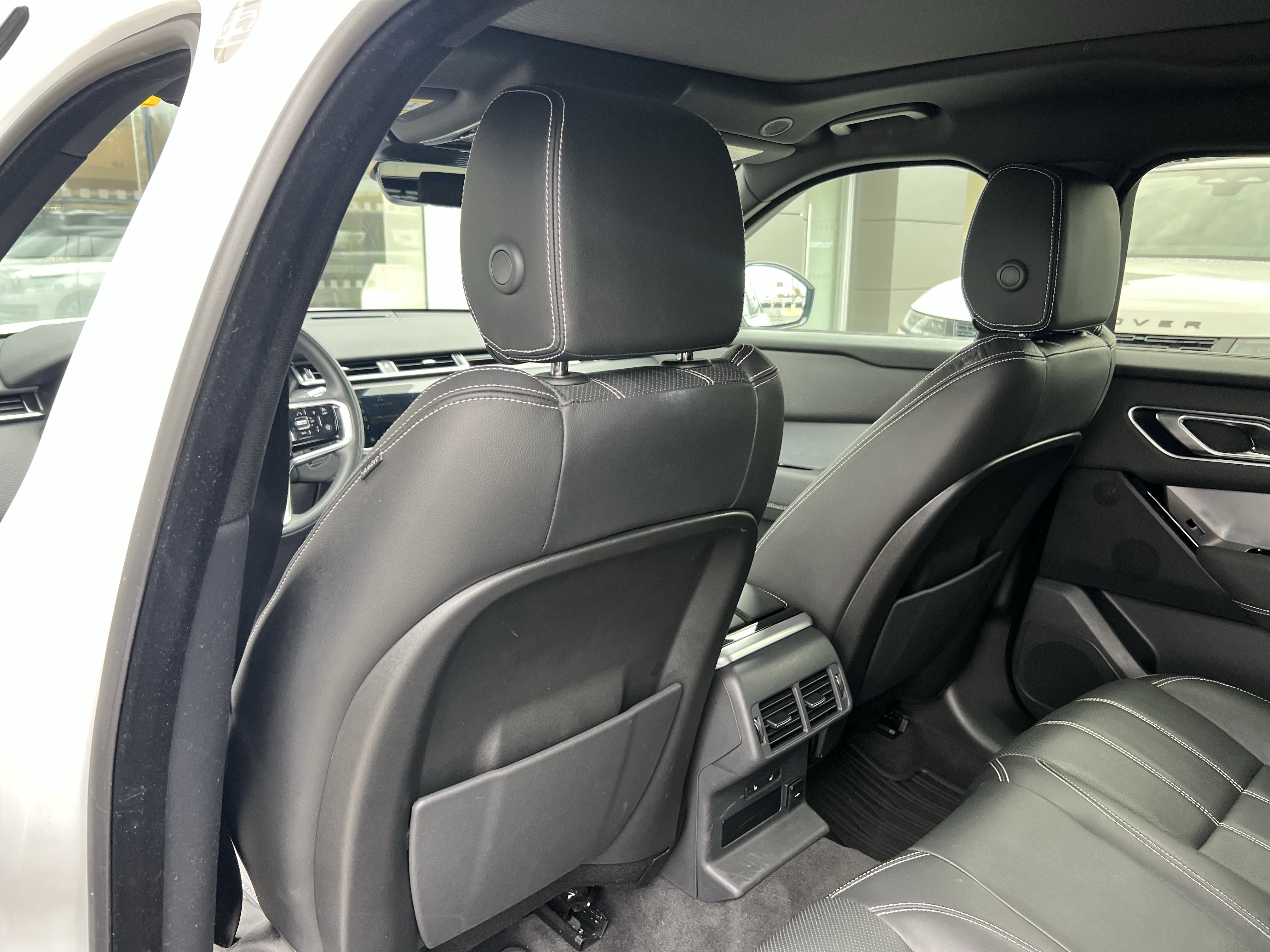 Certified 2023 Land Rover Range Rover Velar R-Dynamic S image 33