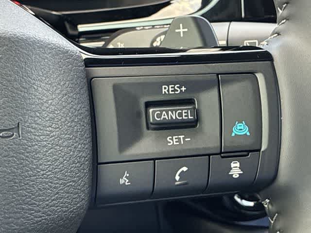 Used 2026 Nissan Pathfinder SL w/ SL Premium Package FWD image 27