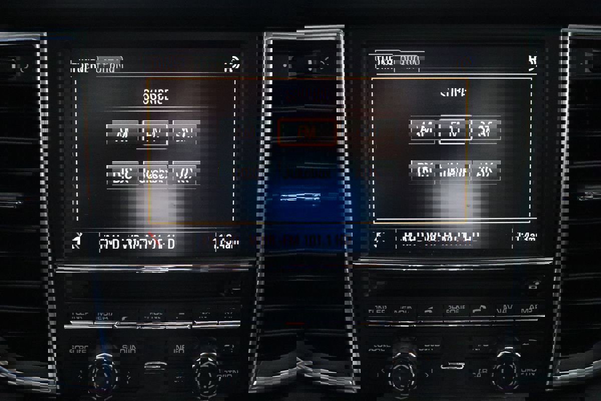 Used 2015 Porsche Panamera S image 28