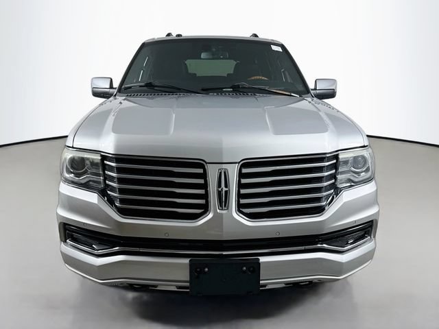 Used 2016 Lincoln Navigator Select AWD/4WD image 2