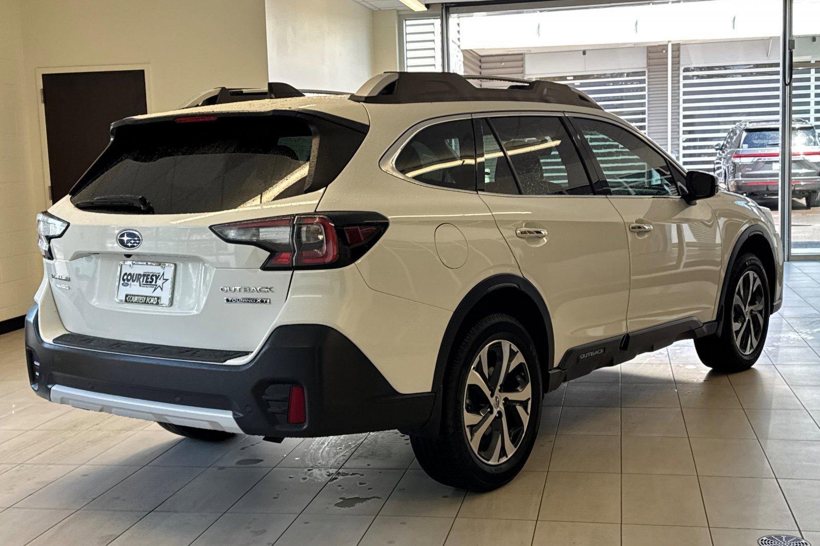 Used 2020 Subaru Outback Touring XT image 4