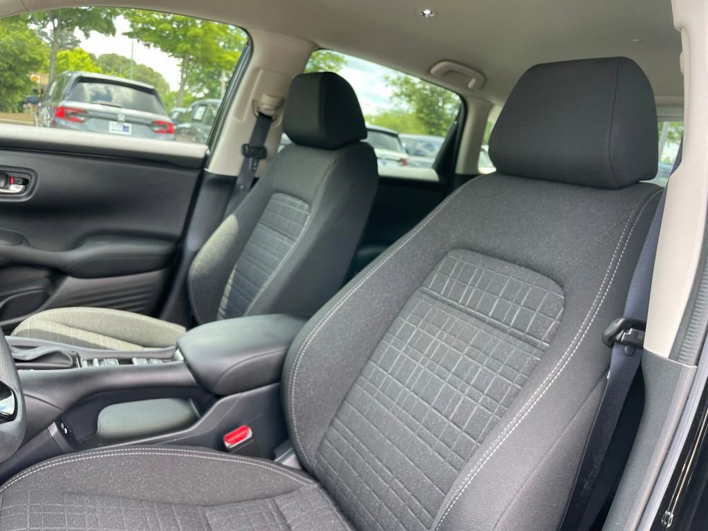 Used 2025 Honda HR-V LX image 25