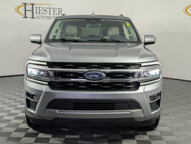 Used 2024 Ford Expedition Limited image 3
