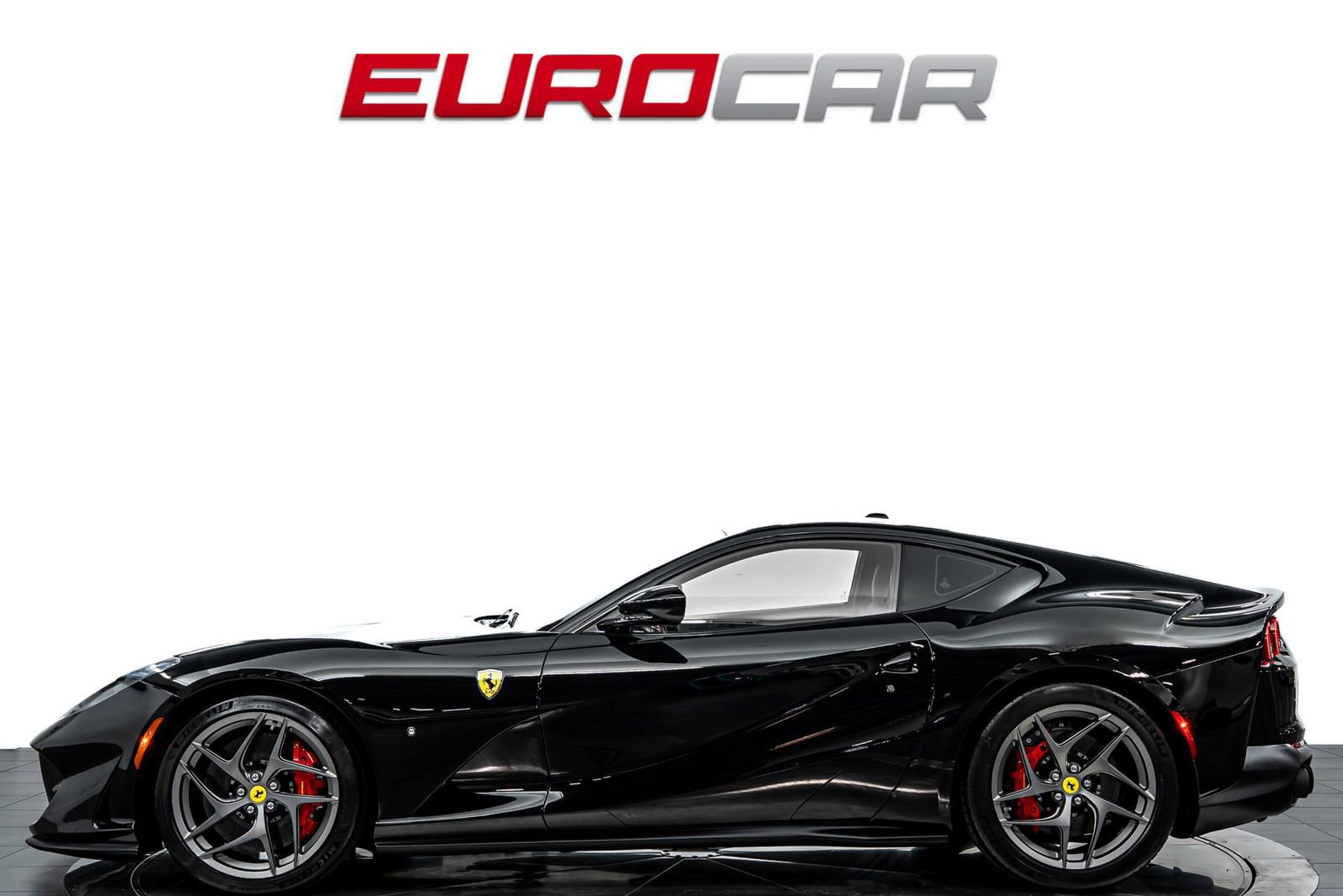 Used 2020 Ferrari 812 Superfast RWD image 2