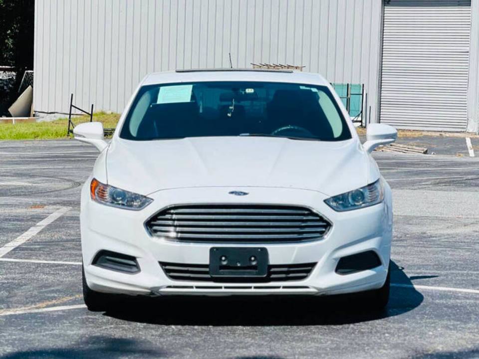 Used 2016 Ford Fusion SE w/ Equipment Group 202A image 3
