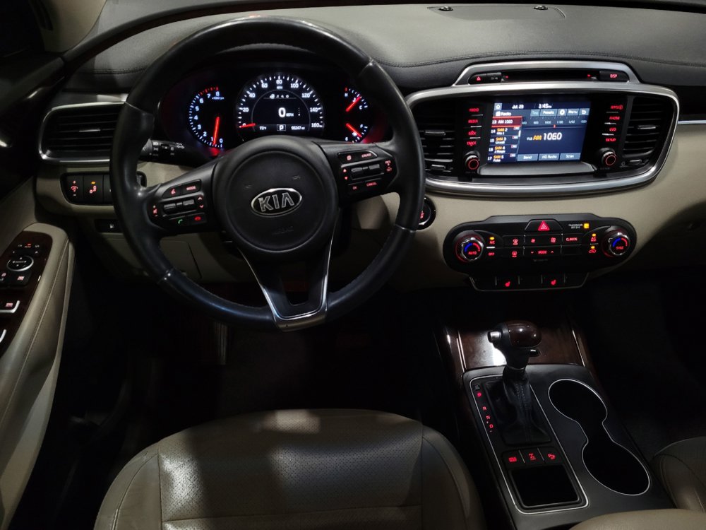 Used 2017 Kia Sorento EX w/ EX V6 Premium Package AWD/4WD image 22