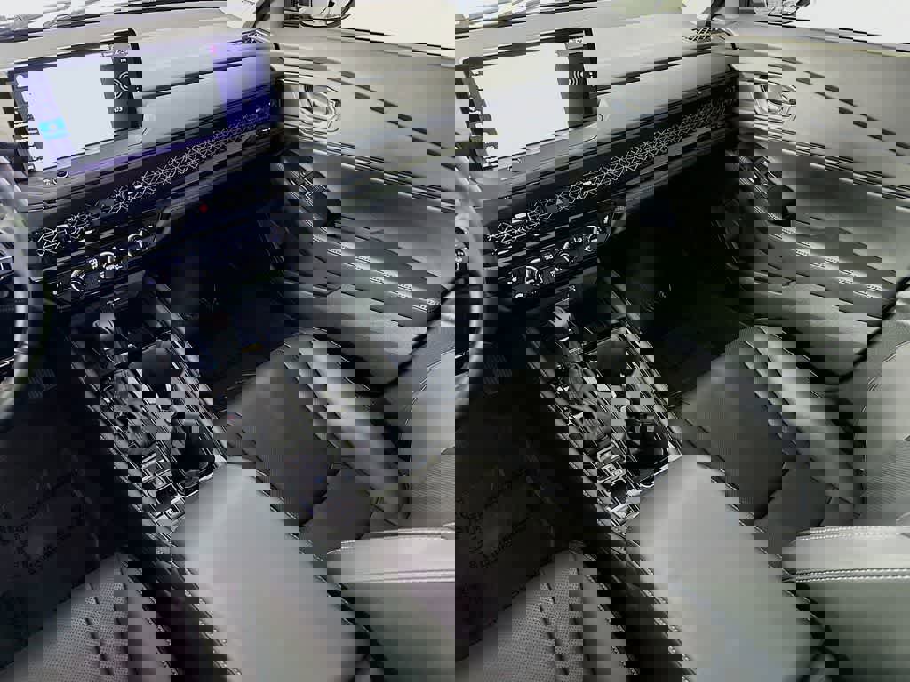 Used 2024 Honda Accord Touring image 11