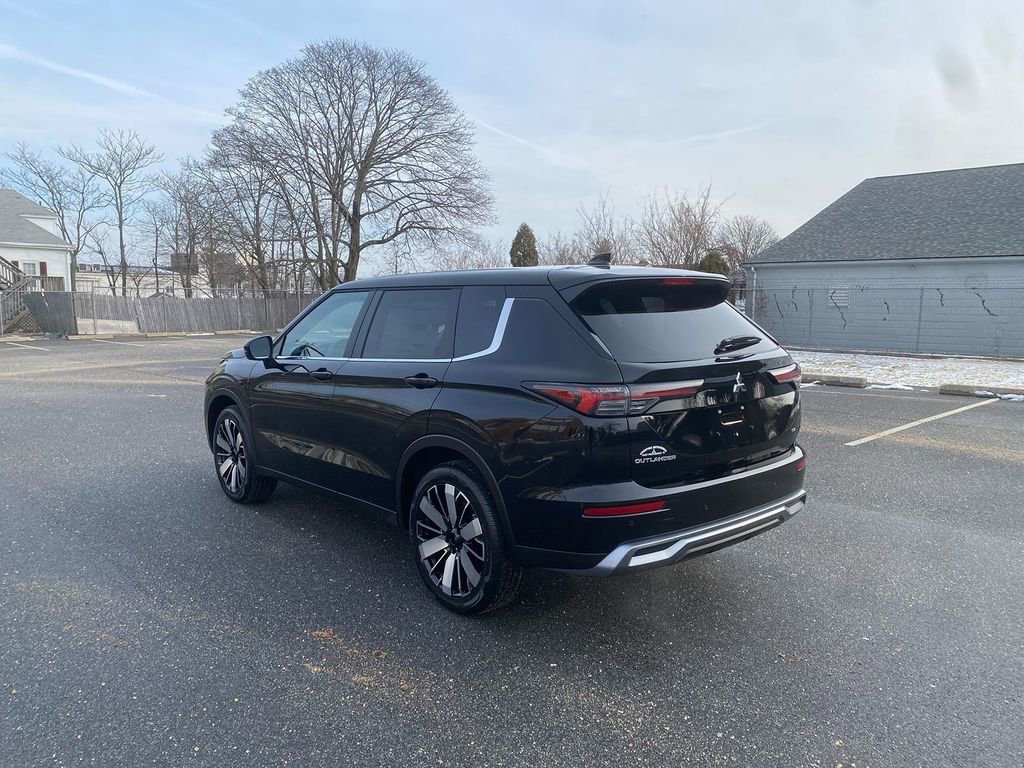 New 2026 Mitsubishi Outlander SE image 8