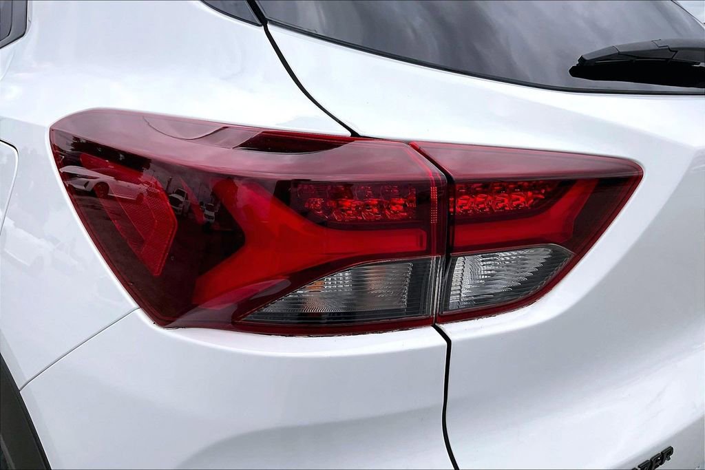 Used 2023 Chevrolet TrailBlazer RS w/ Convenience Package FWD image 20