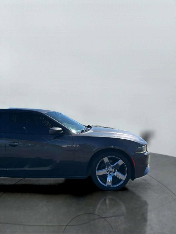 Used 2020 Dodge Charger SXT w/ Leather Interior Group RWD image 4