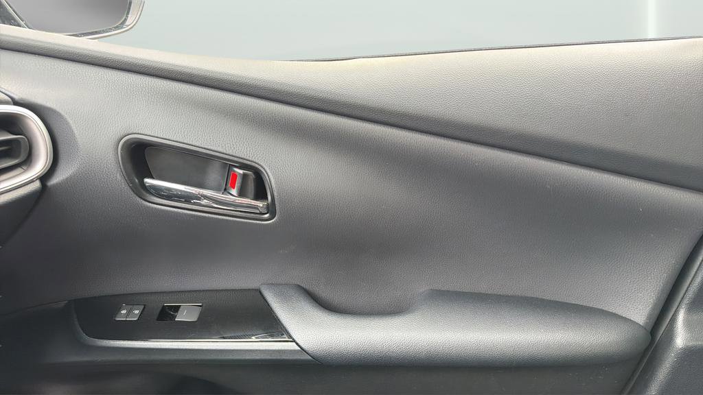 Used 2021 Toyota Prius Prime LE image 13