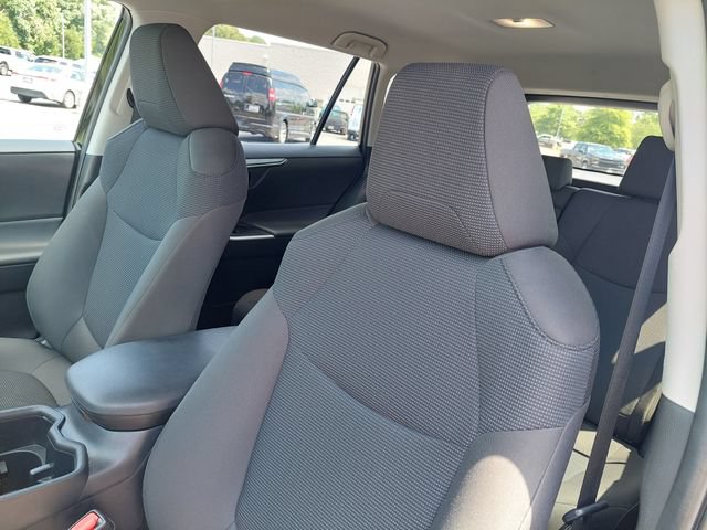 Certified 2025 Toyota RAV4 LE AWD/4WD image 7