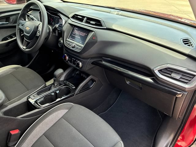 Used 2023 Chevrolet TrailBlazer LT w/ LPO, Blackout Package FWD image 15