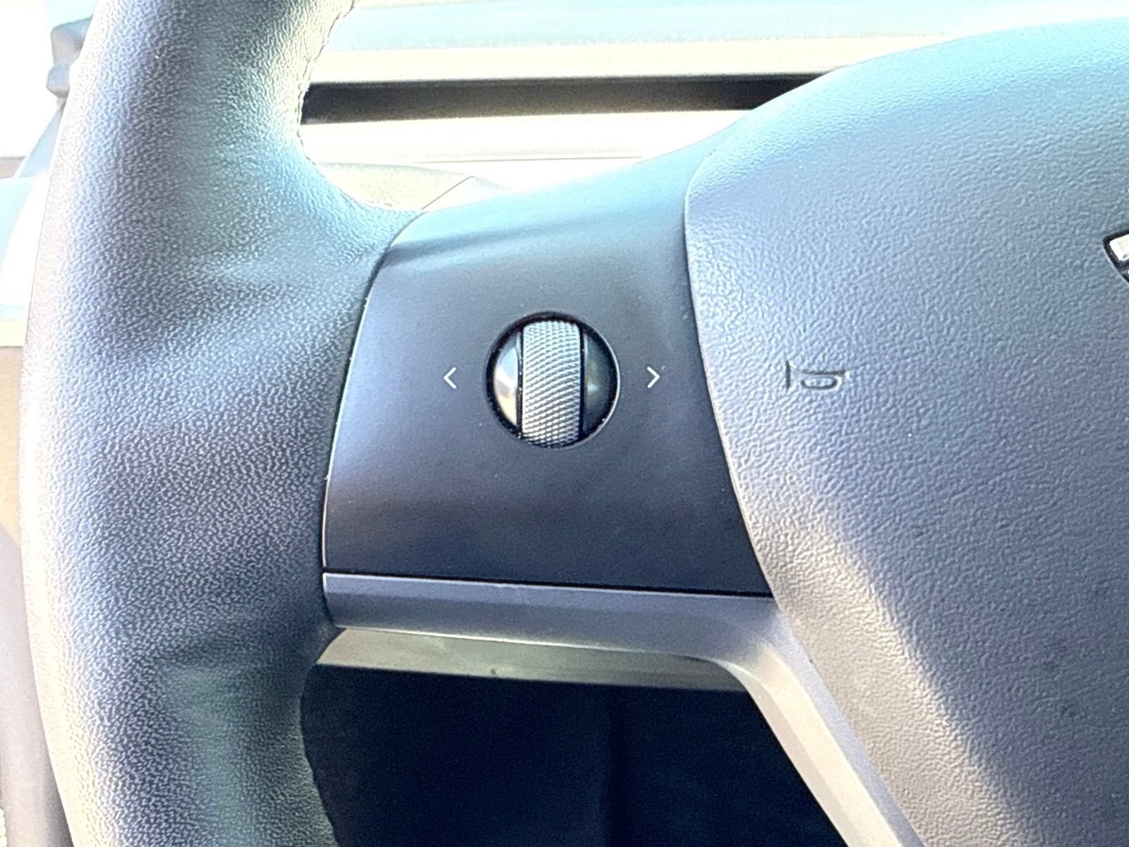 Used 2022 Tesla Model Y Performance AWD/4WD image 28