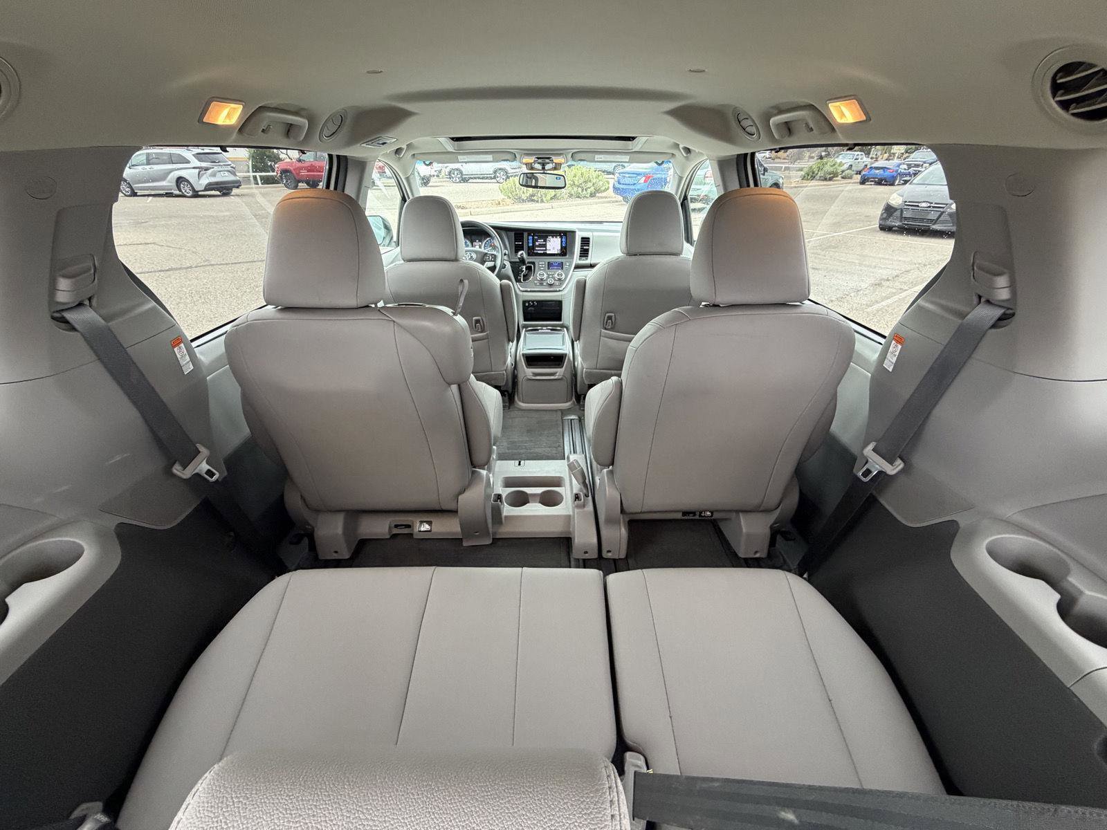 Used 2017 Toyota Sienna XLE w/ XLE Navigation Package FWD image 19
