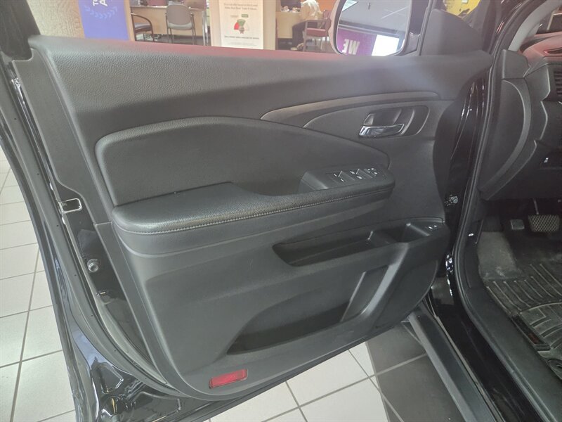 Used 2017 Honda Pilot EX-L image 9