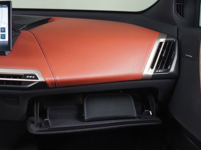 Used 2024 BMW iX xDrive50 w/ Sport Package image 61