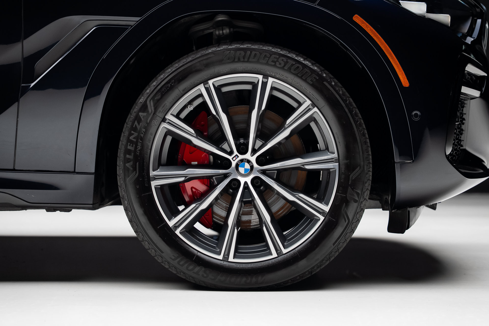 Used 2023 BMW X6 xDrive40i w/ M Sport Package AWD/4WD image 40