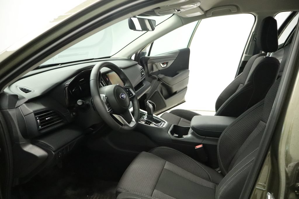 Used 2025 Subaru Outback Premium AWD/4WD image 24