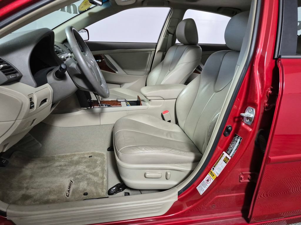 Used 2010 Toyota Camry XLE w/ Leather Pkg FWD image 9