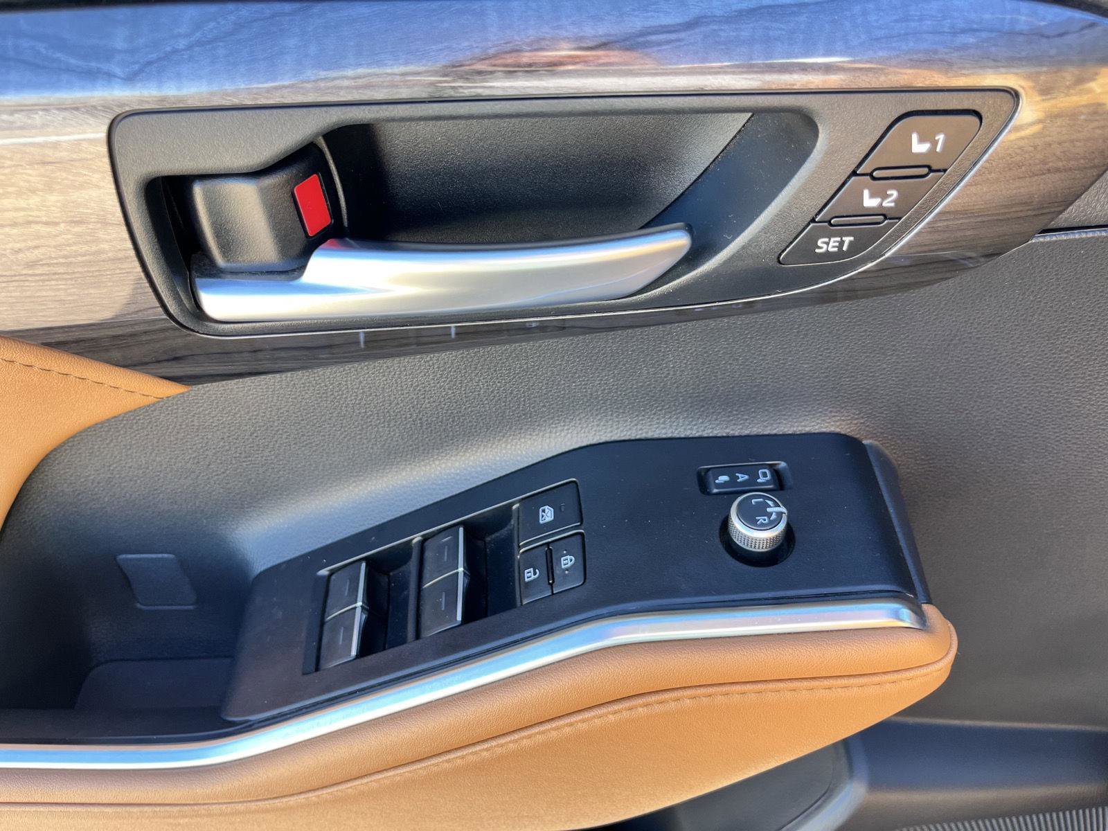 Used 2023 Toyota Highlander Platinum image 21