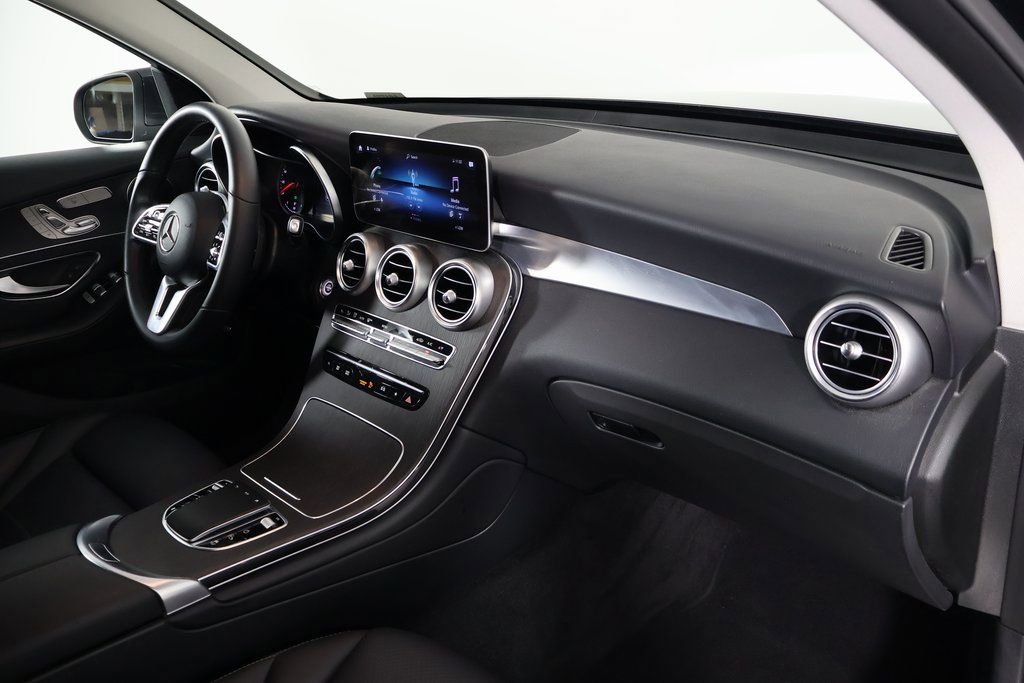 Used 2022 Mercedes-Benz GLC 300 image 9