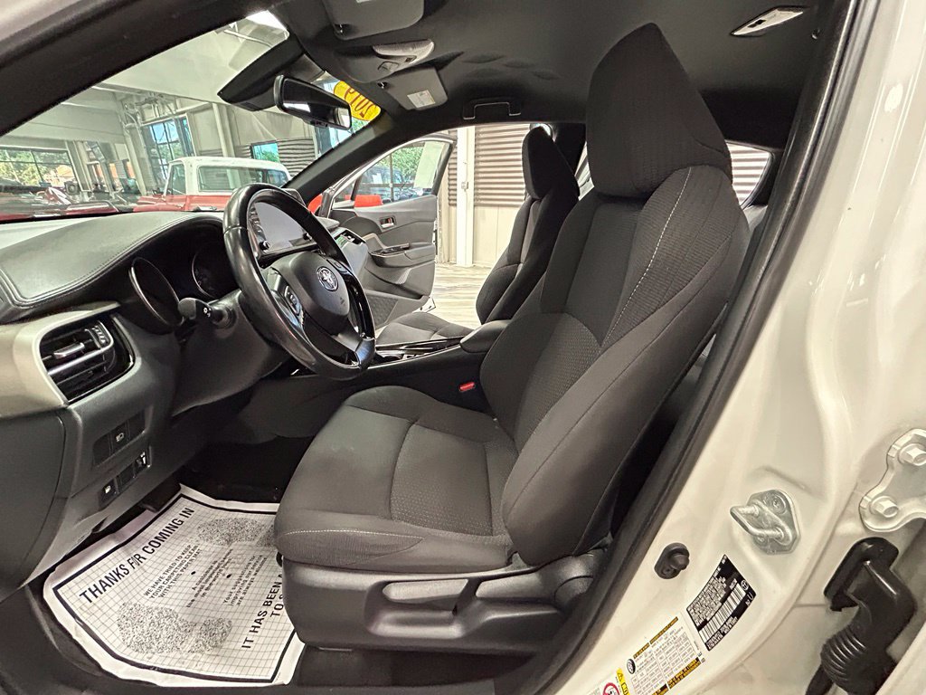 Used 2019 Toyota C-HR XLE FWD image 54